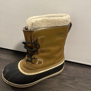 Used Kids Sorel Winter Boots – Size US 3 / EU 34